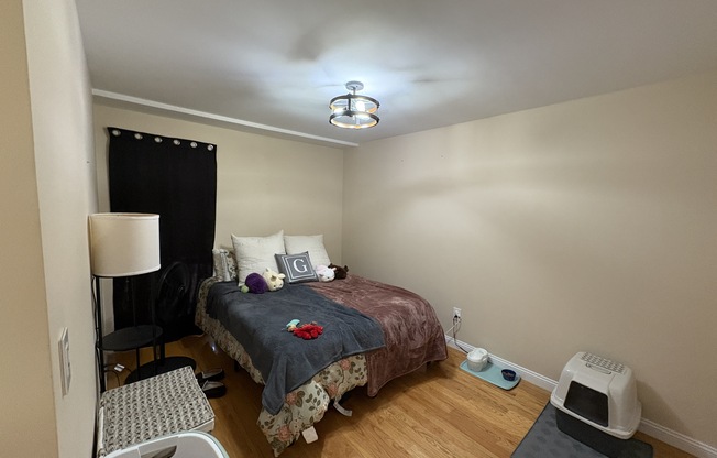 2 beds, 1 bath, $3,150, Unit 2A