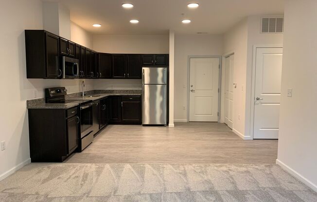 1 bed, 1 bath, 738 sqft, $1,175, Unit 213