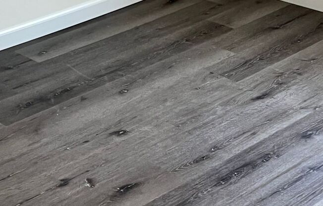 2 beds, 1 bath, 600 sqft, $725, Unit 440 SE Tefft St - Unit 09