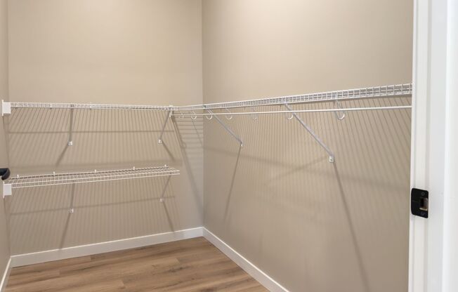 1 bed, 1 bath, 975 sqft, $2,224, Unit 4390-1