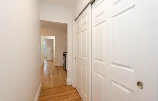 2 beds, 1 bath, 900 sqft, $2,550, Unit 3L