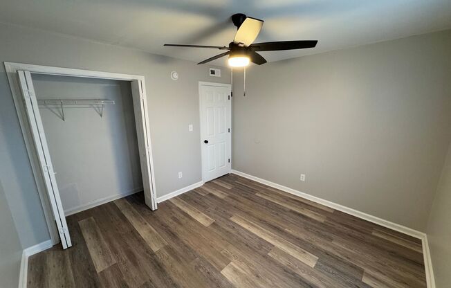 2 beds, 1 bath, 800 sqft, $1,299, Unit 320hami-Unit E