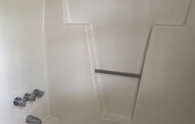 1 bed, 1 bath, 640 sqft, $990, Unit 177K