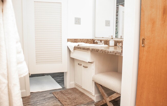 1 bed, 1 bath, 775 sqft, $1,125, Unit 1593H