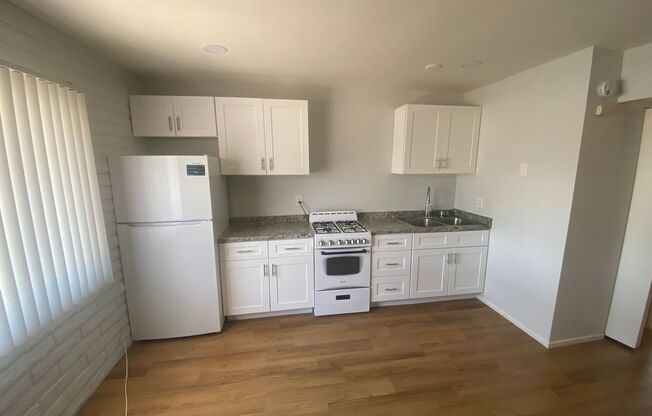 Remodeled - 1 Bed 1 Bath Just North of Northern on 12th Street
