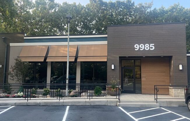 2 beds, 1.5 baths, 976 sqft, $1,525, Unit 9975-101