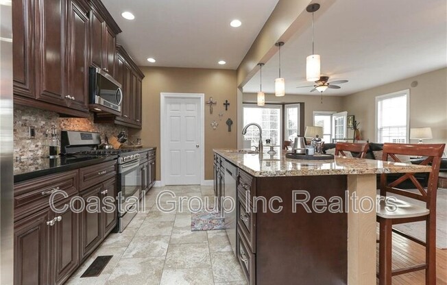 1363 EAGLE AVE
