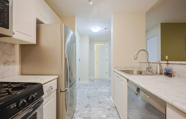 1 bed, 1 bath, 709 sqft, $2,900, Unit 212