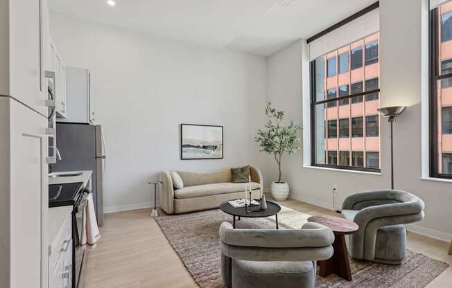 PET FRIENDLY CULTURAL DISTRICT APARTMENTS STEPS FROM UPMC, PNC, HIGHMARK, AND THE STRIP DISTRICT