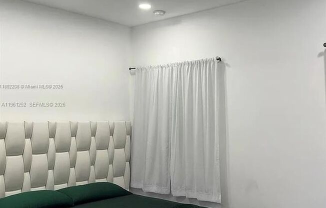 655 NW 24TH AVE FORT LAUDERDALE, FL 33311