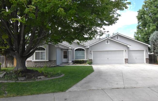 1213 N SHIRE AVE