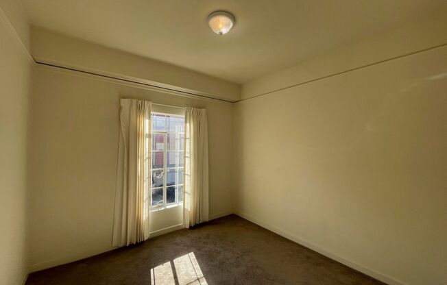 1 bed, 1 bath, 576 sqft, $1,595, Unit 14