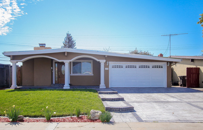 Beautifully Remodeled 3 Bed 2 Bath Single Family Home in Mountain View!