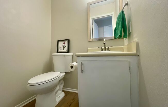 2 beds, 1.5 baths, 846 sqft, $1,499, Unit 208