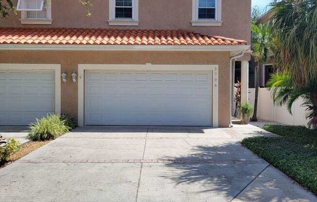 Large 3 Bed 2.5 Bath 2 Car GarageTownhouse in Perfect Location