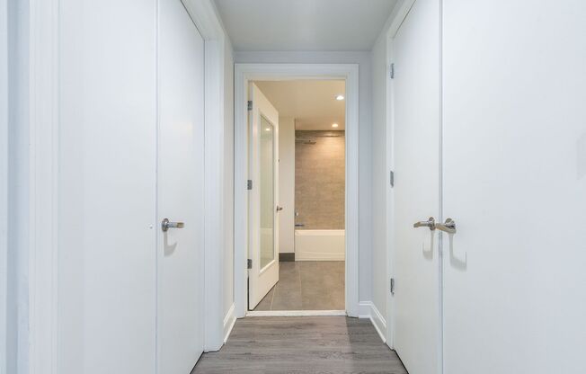 1 bed, 1 bath, 825 sqft, $1,718, Unit GL-10