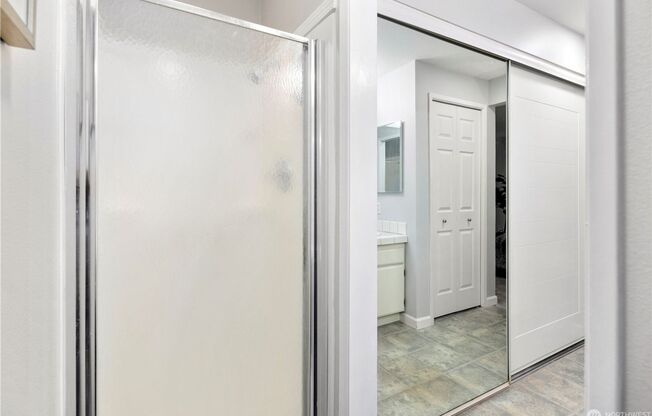 2 beds, 2 baths, $2,095, Unit #1106