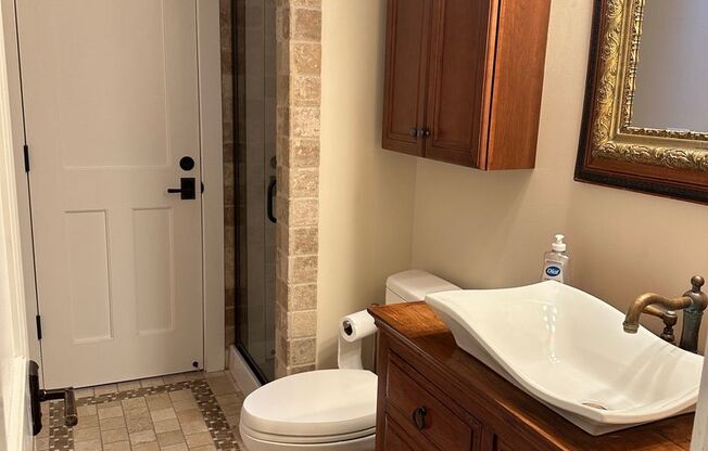 Buena Vista Rancher 4 bed /3 bath - Excellent Locatin