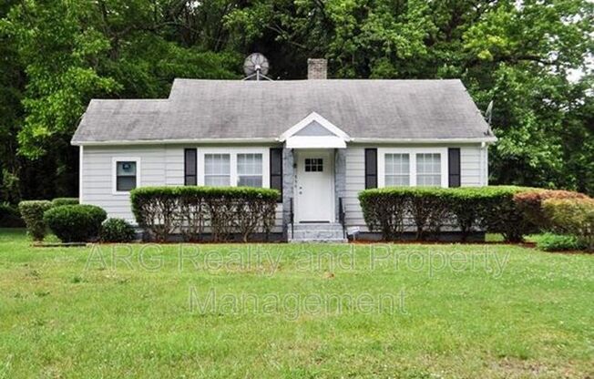 354 HAMILTON E HOLMES DR