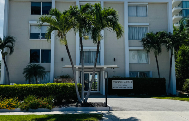 1527 S Flagler Drive