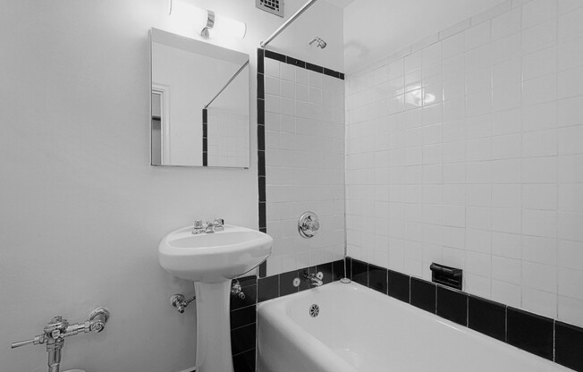 Studio, 1 bath, $2,700, Unit 203