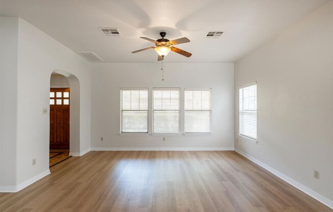 Available now! 2 bedroom single cottage with garage