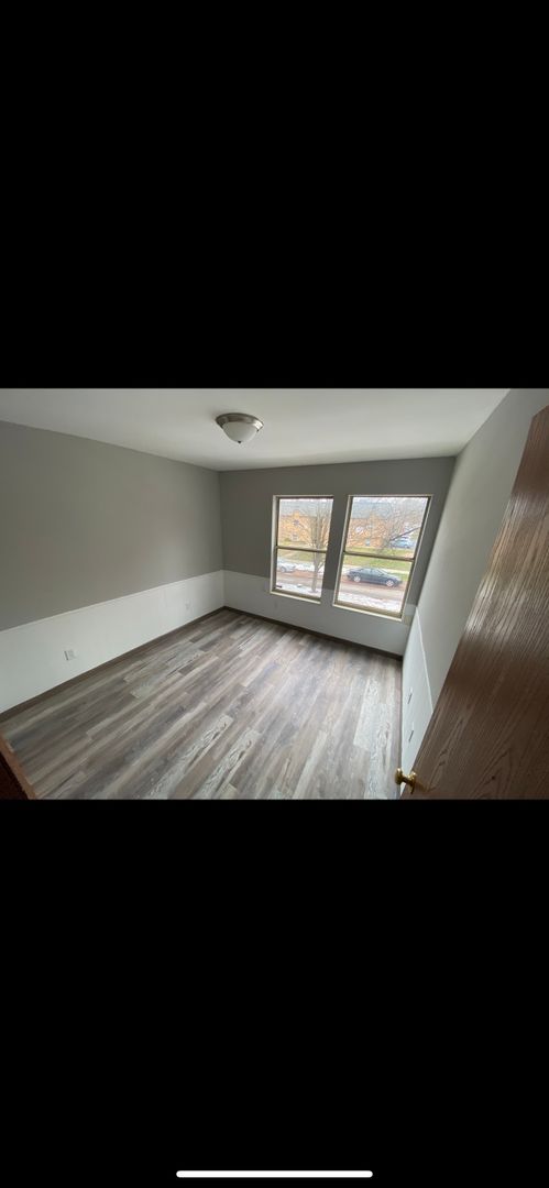 5 beds, 1.5 baths, 1,352 sqft, $3,750, Unit B