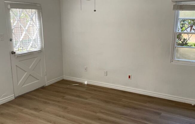 3 beds, 1 bath, $2,795, Unit 4310.5