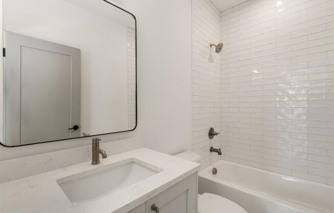 3 beds, 3 baths, 1,961 sqft, $3,200, Unit 403