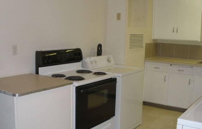 1 bed, 1 bath, 560 sqft, $1,200, Unit 6411