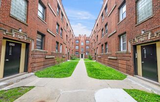 2 beds, 1 bath, 1,000 sqft, $1,695, Unit 4240 - 1W