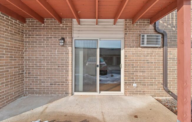 2 beds, 1 bath, 800 sqft, $1,099