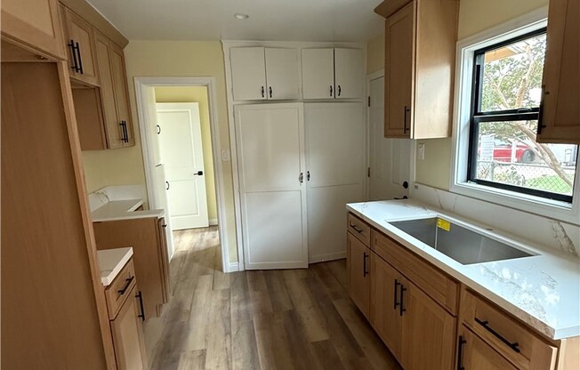 1 bed, 1 bath, 550 sqft, $2,600