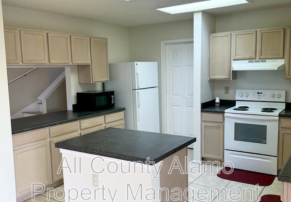 11210 BERKLEY SQ