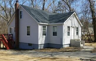89 SEYMOUR LN