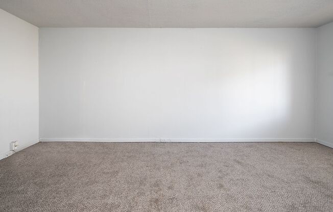 3 beds, 2 baths, 950 sqft, $1,300