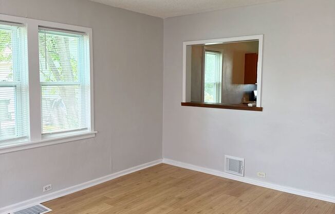 Move in Ready...917 Grand Ave, Madison, IL 62060