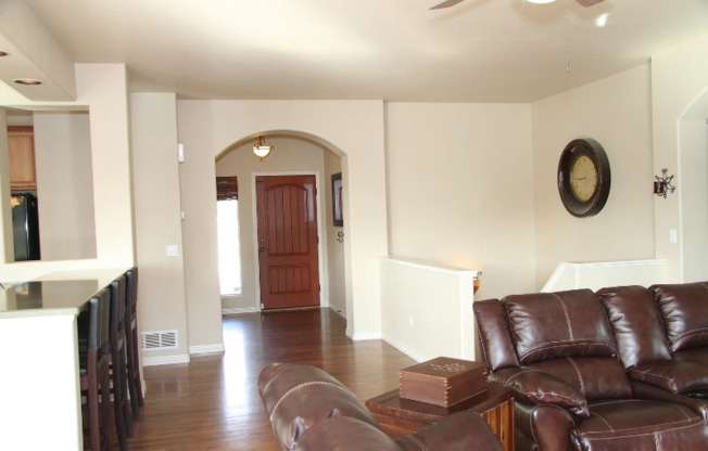2424 SIERRA OAK DR