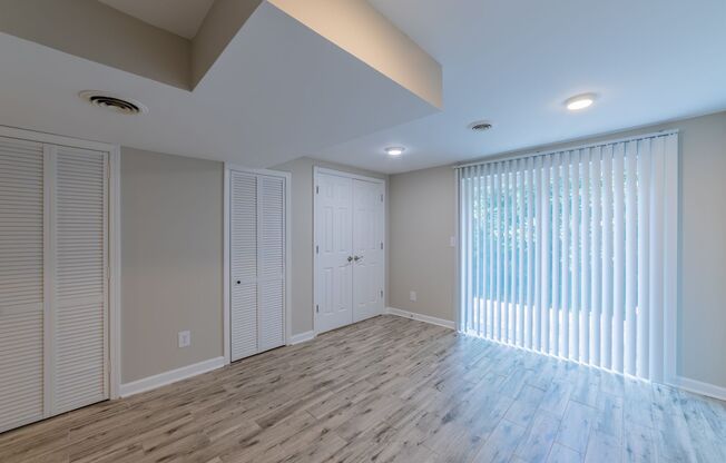 3 beds, 2 baths, 1,300 sqft, $1,825, Unit 666FPL