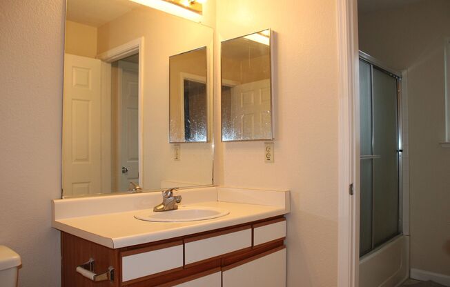 2 beds, 2 baths, $2,050, Unit APARTMENT 628