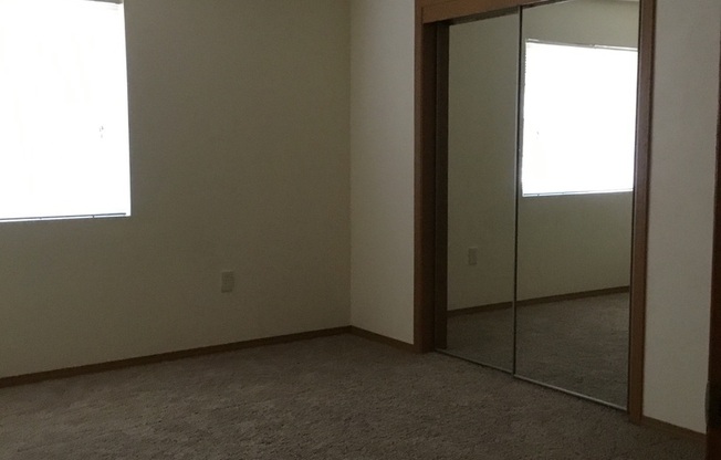 2 beds, 1.5 baths, 1,128 sqft, $1,369.99, Unit 30-05