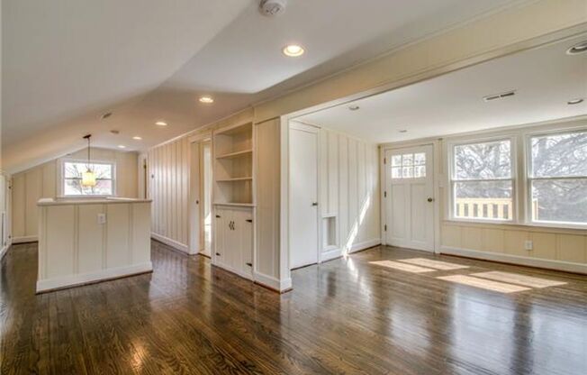 Stunning Renovated 1940s Home in Prime East Nashville Location!