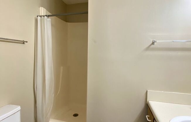 2 beds, 1 bath, $750