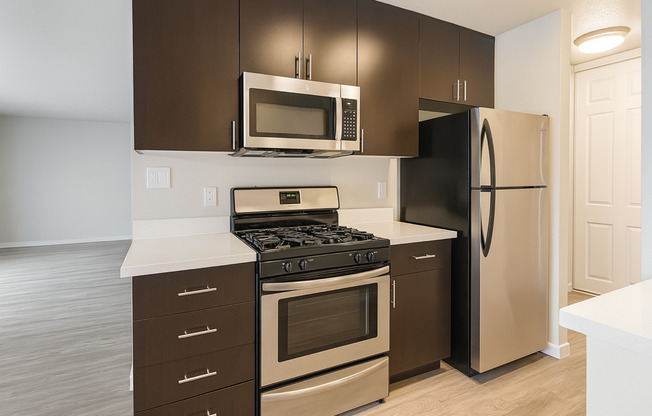 2 beds, 2 baths, 946 sqft, $1,950, Unit 102