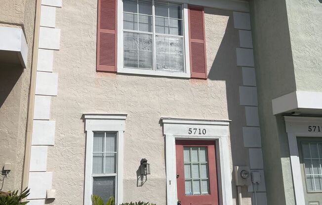 For Rent-2-bedroom, 2.5-bathroom located in the vibrant community of Tampa