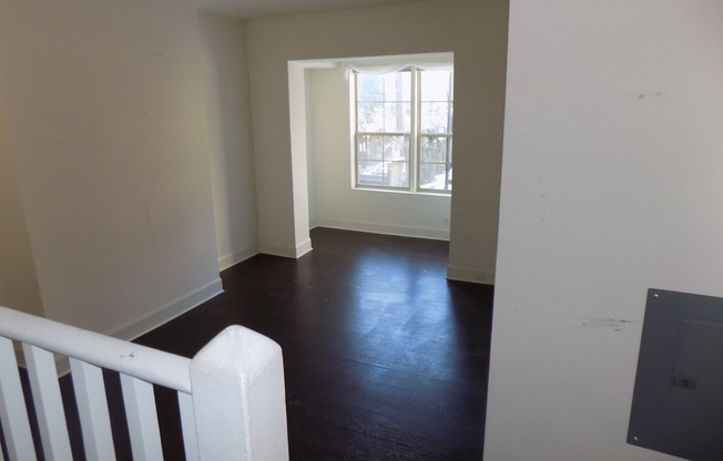 Studio, 1 bath, 1,200 sqft, $1,200, Unit 1038-1B