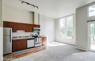 1641 Nagle Pl