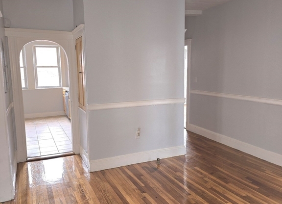 15 MORA ST