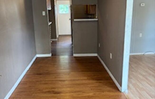 3 bedroom, 1 bathroom Triplex: Martinsville