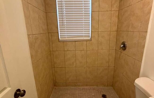 2 beds, 1 bath, 550 sqft, $1,550, Unit Unit 08